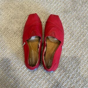 Red TOMS